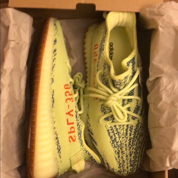 SOLD on Tradesy NIB Yeezy Boost 350 Frozen Yellow - Picture 6 of 8